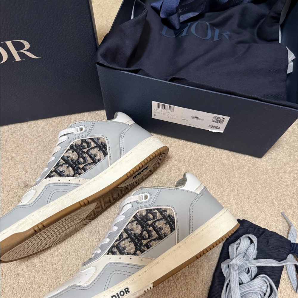 Dior Gray Sneakers with Monogram Detailing - Picture 3 of 6